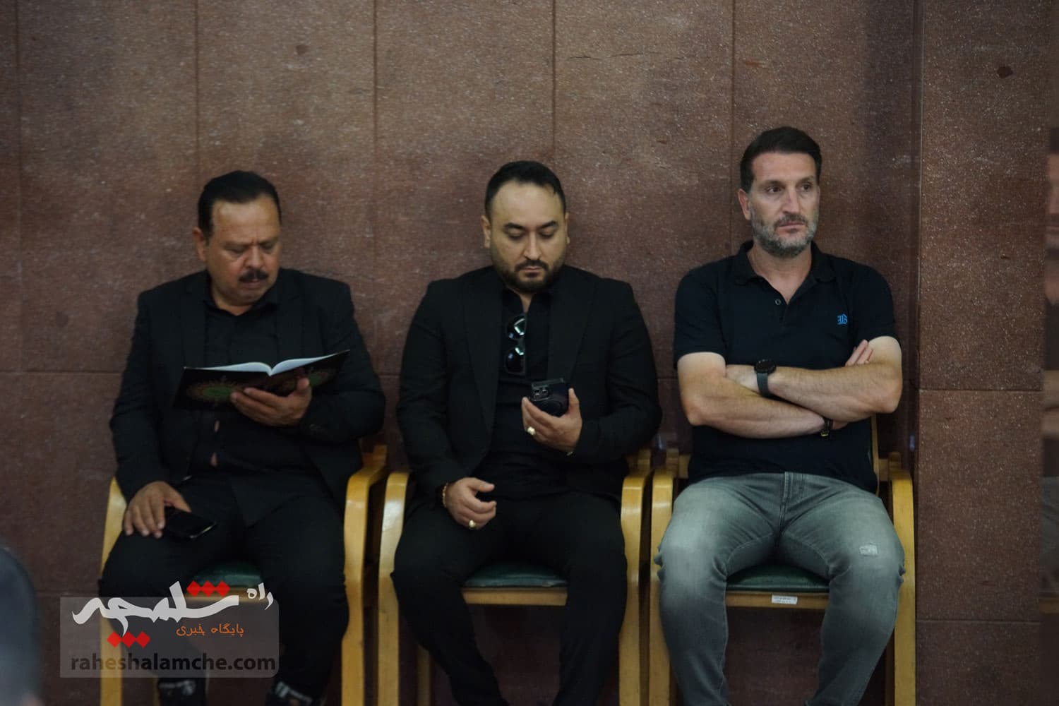 حضور بزرگان فوتبال کشور در ختم پدر خداداد عزیزی +تصاویر(2) — تصویر 70