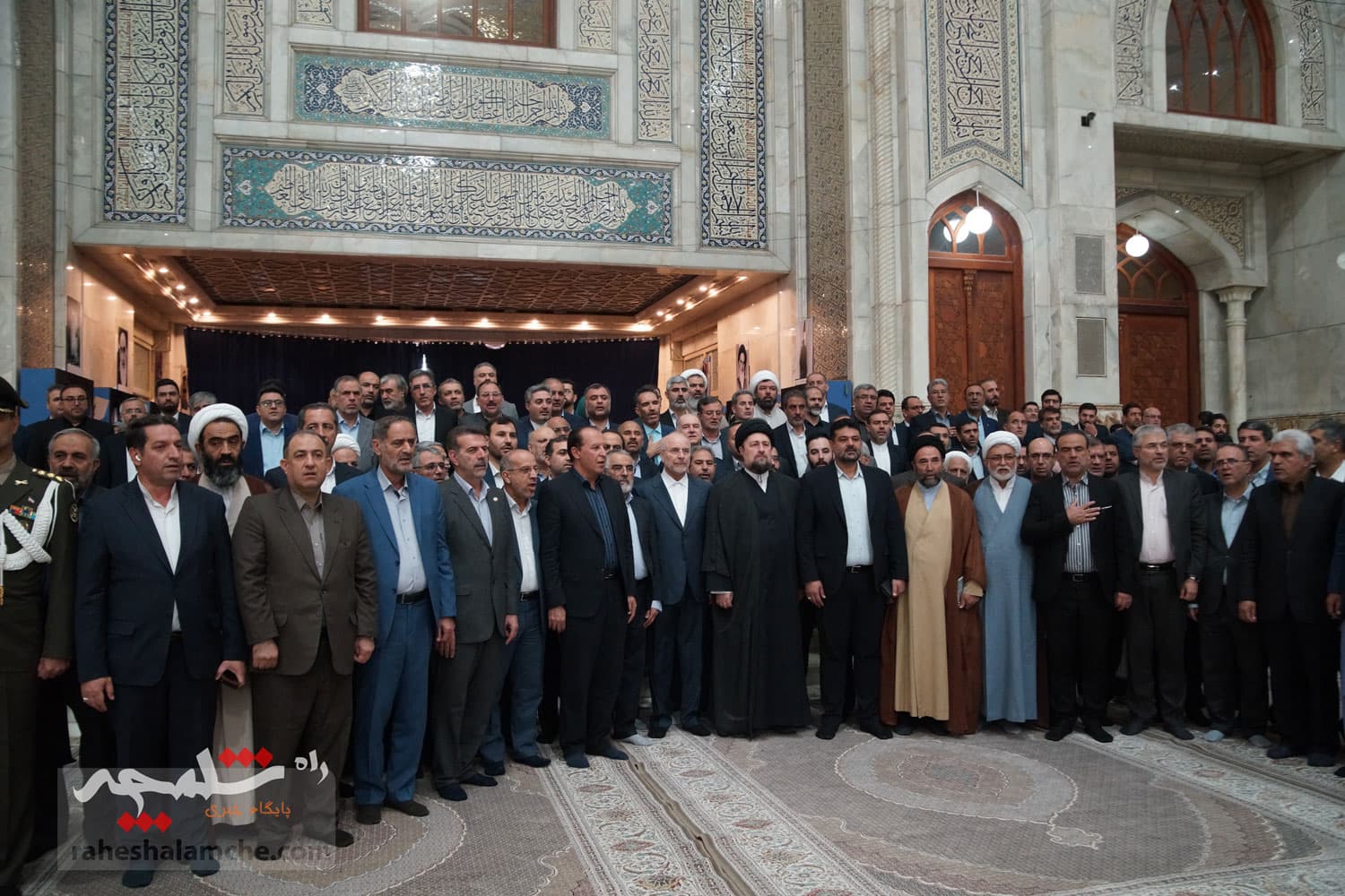 حضور نمایندگان مجلس در حرم امام خمینی(ره) +تصاویر — تصویر 10