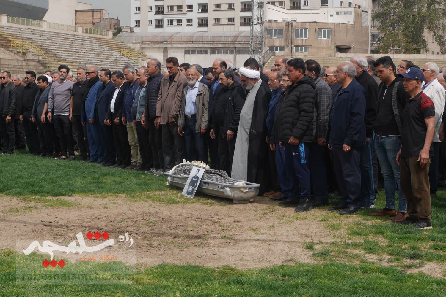 چه کسانی در مراسم تشییع پیکر «عمو ظلی» حضور دارشتند +تصاویر — تصویر 116