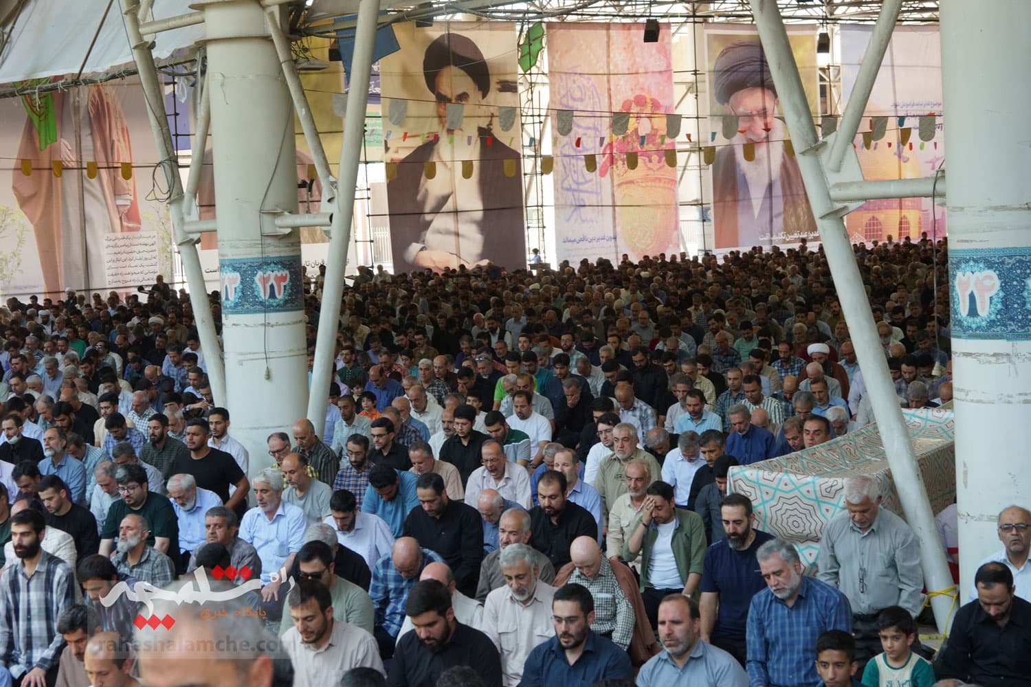 نماز جمعه تهران برگزار شد +تصاویر — تصویر 52