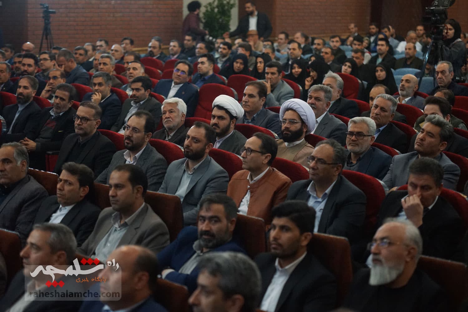 گزارش تصویری کامل سفر پزشکیان جنوب شرق تهران — تصویر 60