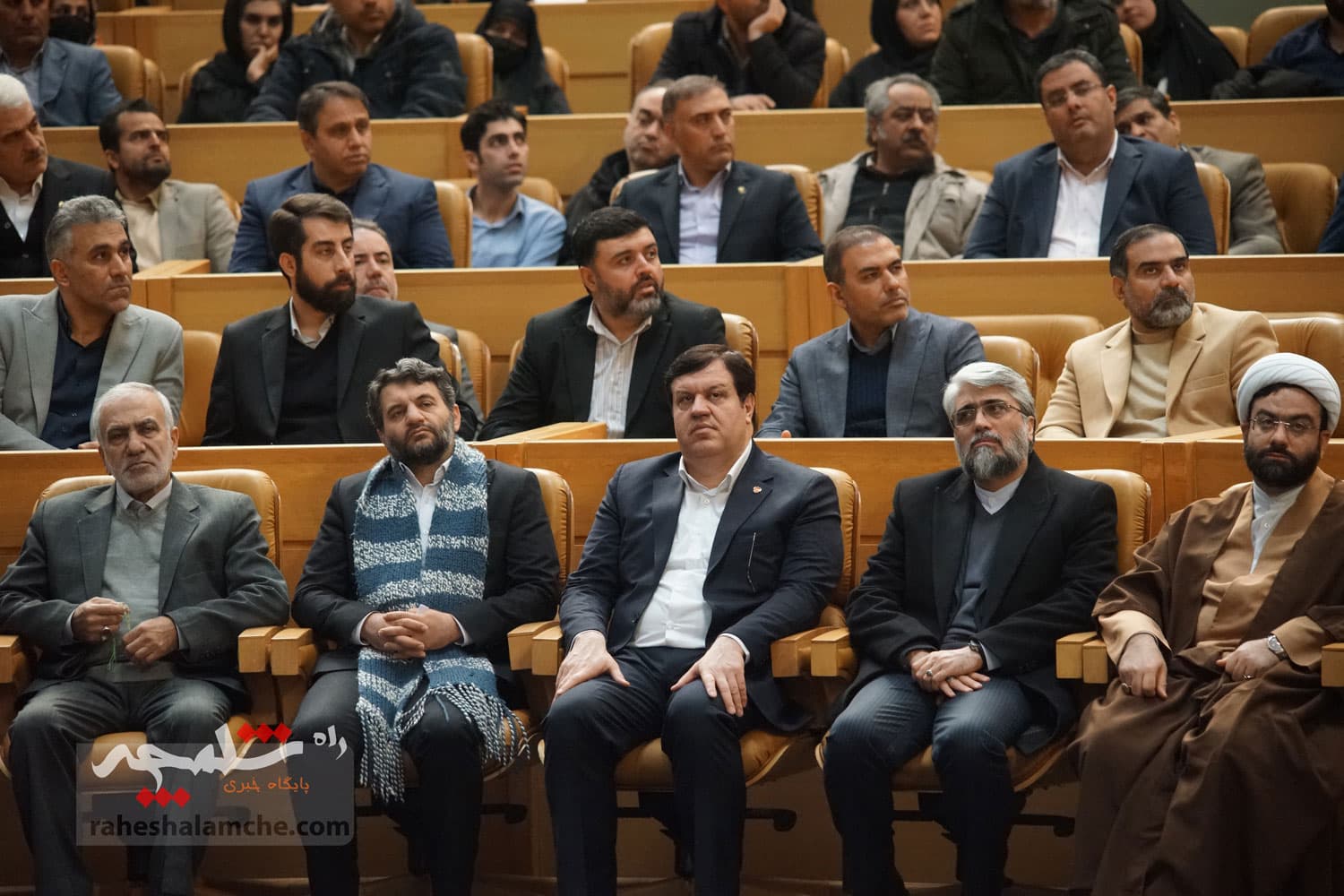 آیین تجلیل از طرحهای برگزیده اشتغال آفرین در کمیته امداد با حضور پزشکیان +تصاویر — تصویر 64