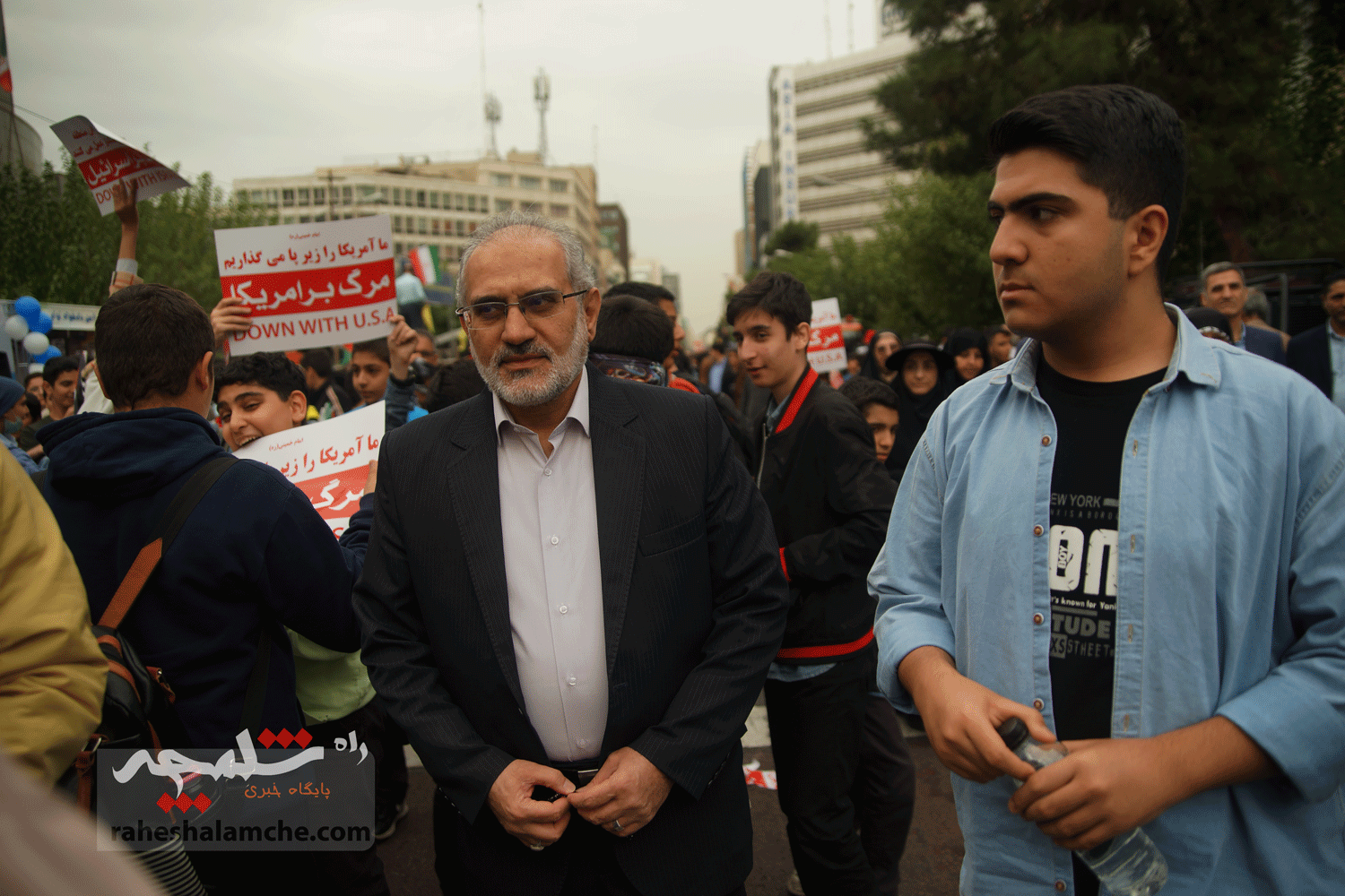 خشم مردم تهران علیه آمریکا و اسرائیل در «یومالله 13 آبان» +تصاویر — تصویر 53
