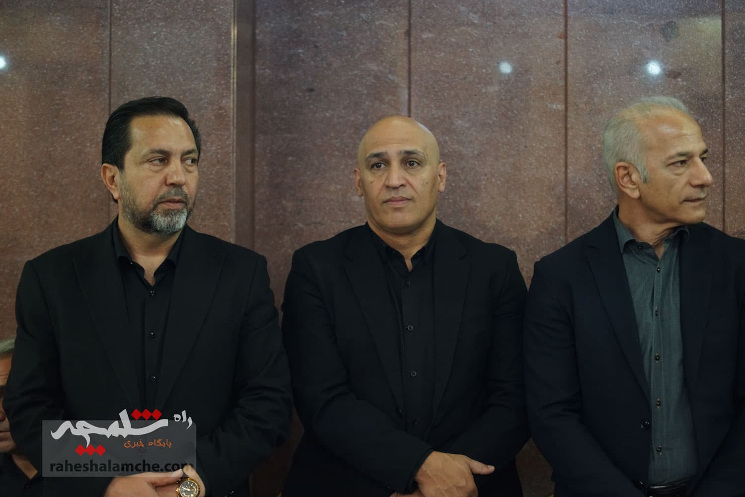 حضور بزرگان فوتبال کشور در ختم پدر خداداد عزیزی +تصاویر(2) — تصویر 78
