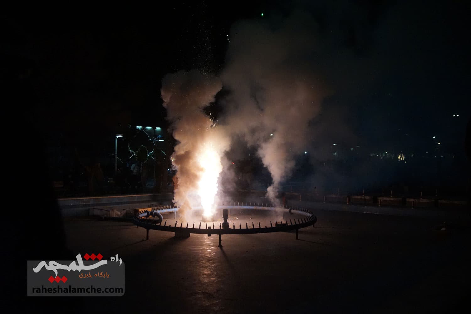 برگزاری جشن پیروزی غزه در میدان هفتحوض تهران +تصاویر — تصویر 27