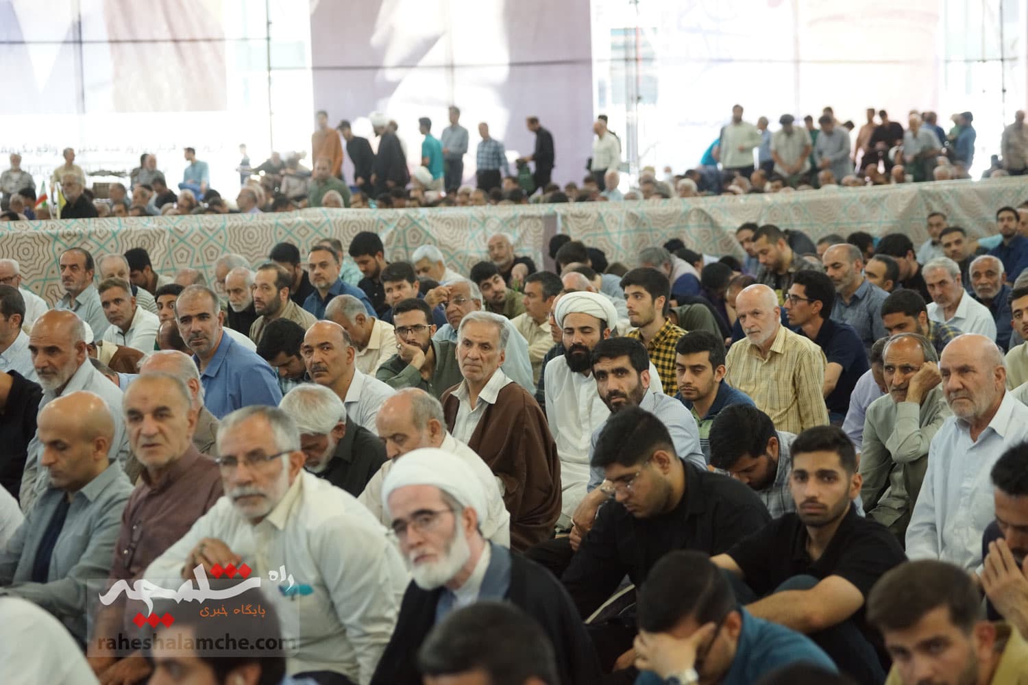 نماز جمعه تهران برگزار شد +تصاویر — تصویر 43