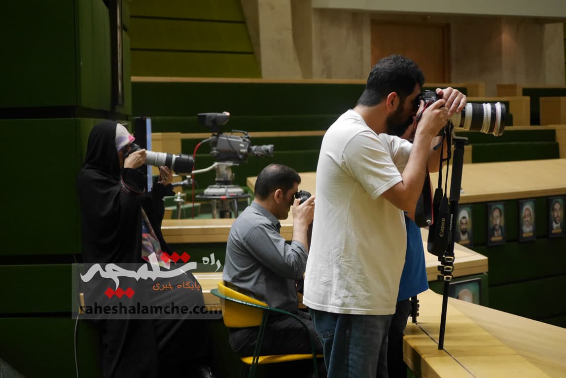 حاشیههای تصویری اولین روز صحن علنی مجلس در سال 1404 — تصویر 118