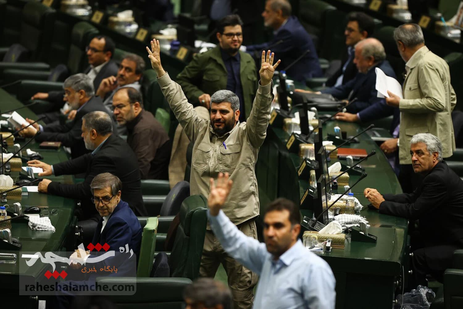 نشست علنی 2 تیر مجلس +تصاویر — تصویر 19