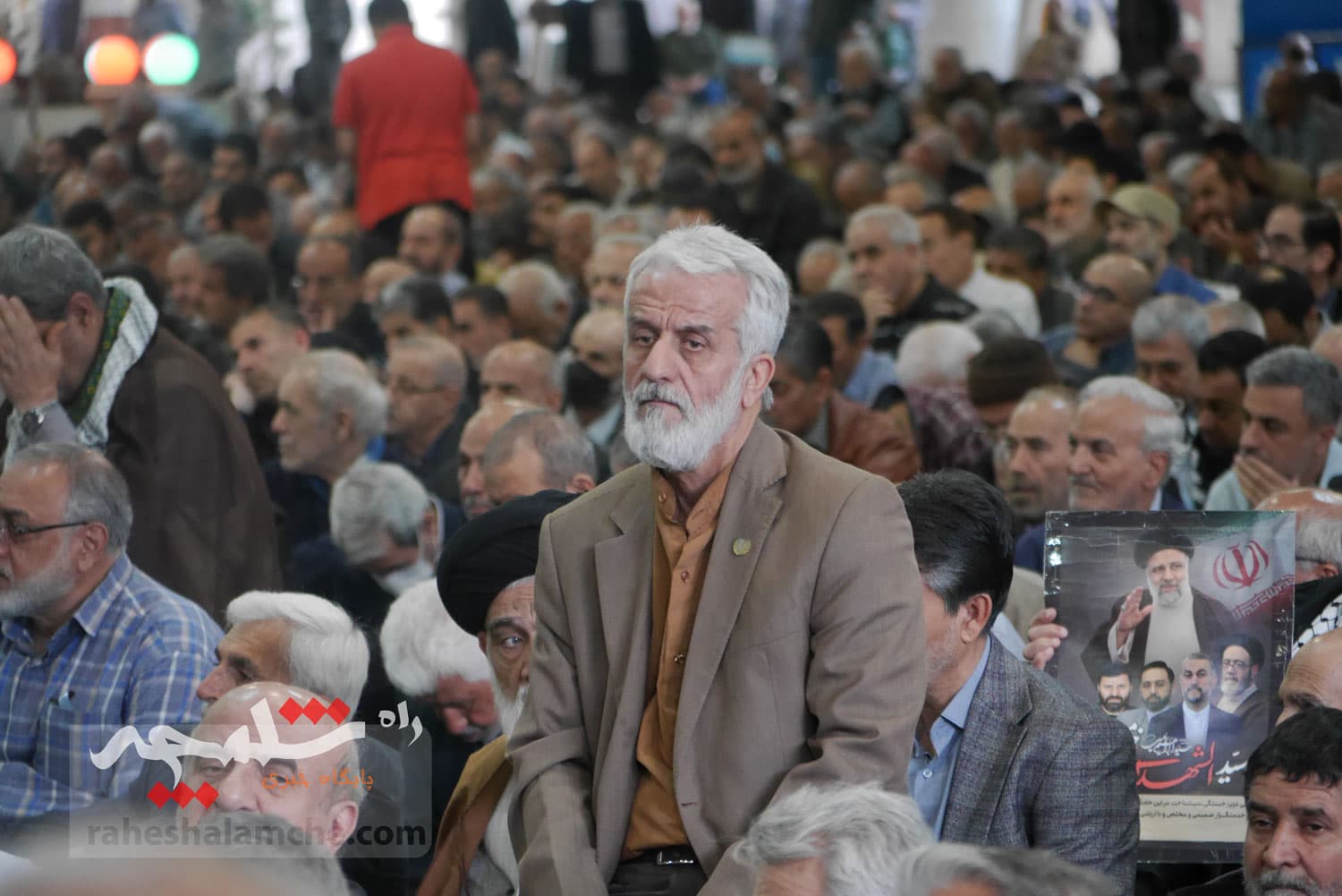 نماز جمعه 15 فروردین تهران برگزار شد +تصاویر — تصویر 44