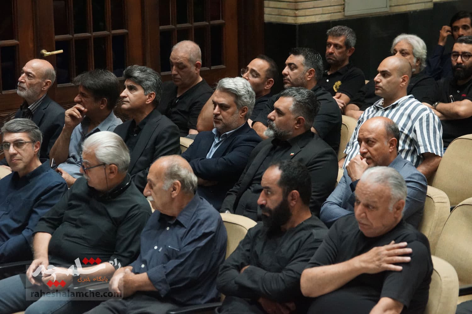 مراسم هفتمین روز درگذشت «محمدرضا درجاتی» +تصاویر — تصویر 23