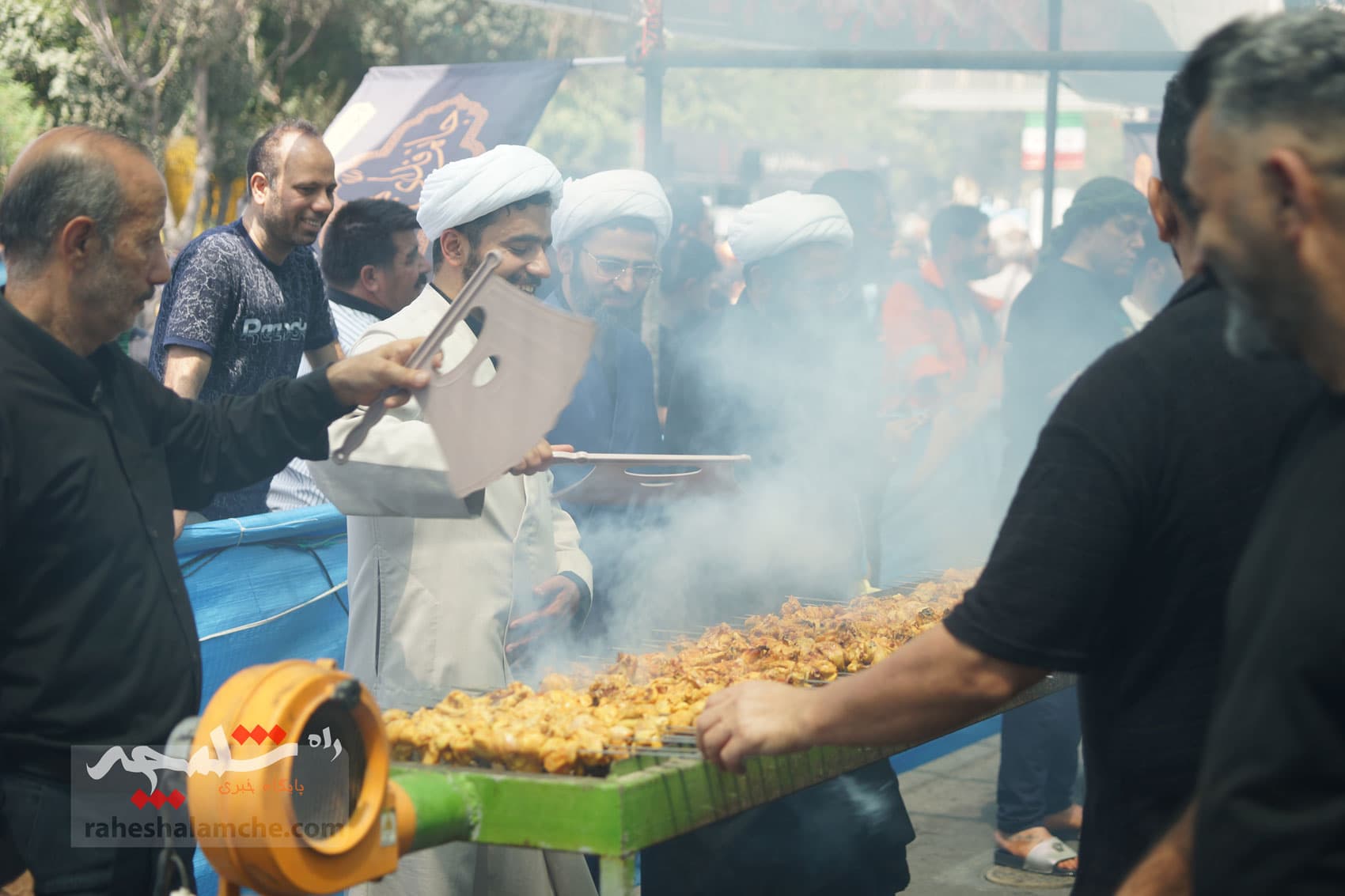 جاماندگان پیاده اربعین حسینی در تهران +تصاویر — تصویر 24