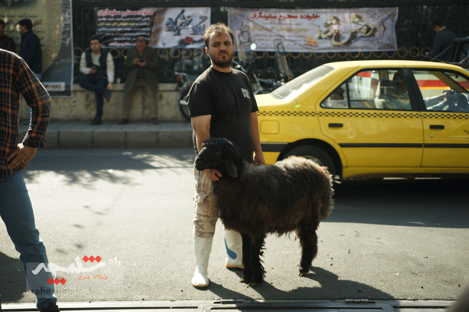 پیکر علیاکبر سفیدگران تشییع شد +تصاویر — تصویر 104