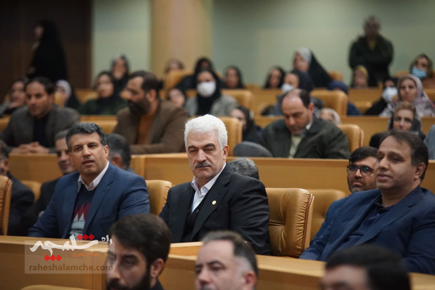 آیین تجلیل از طرحهای برگزیده اشتغال آفرین در کمیته امداد با حضور پزشکیان +تصاویر — تصویر 23