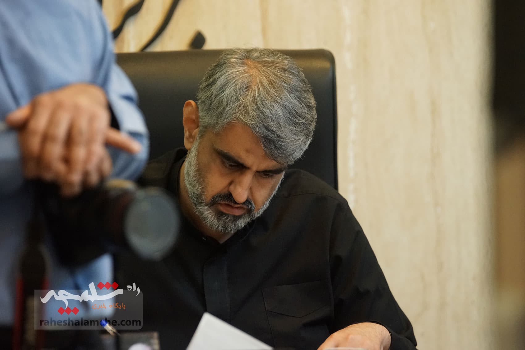 حاشیههای امروز صحن علنی مجلس در آستانه روز خبرنگار +تصاویر — تصویر 122