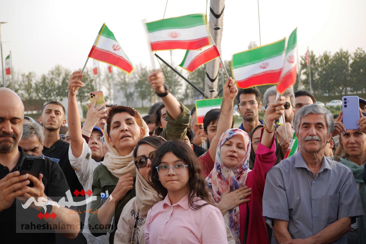 لحظاتی شاد با اجرای ارکستر سمفونیک ایران در میدان آزادی تهران +تصاویر — تصویر 27