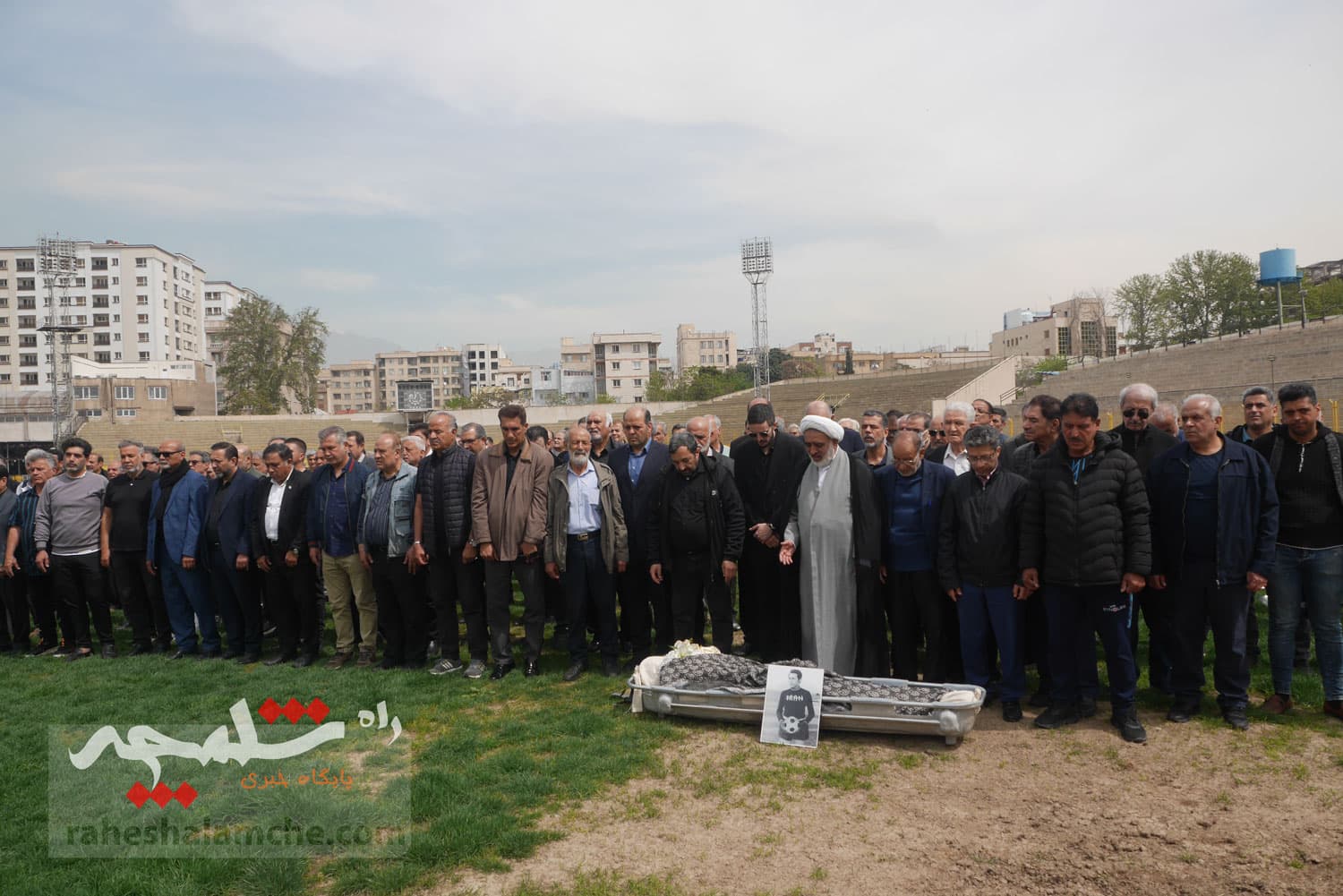 چه کسانی در مراسم تشییع پیکر «عمو ظلی» حضور دارشتند +تصاویر — تصویر 120