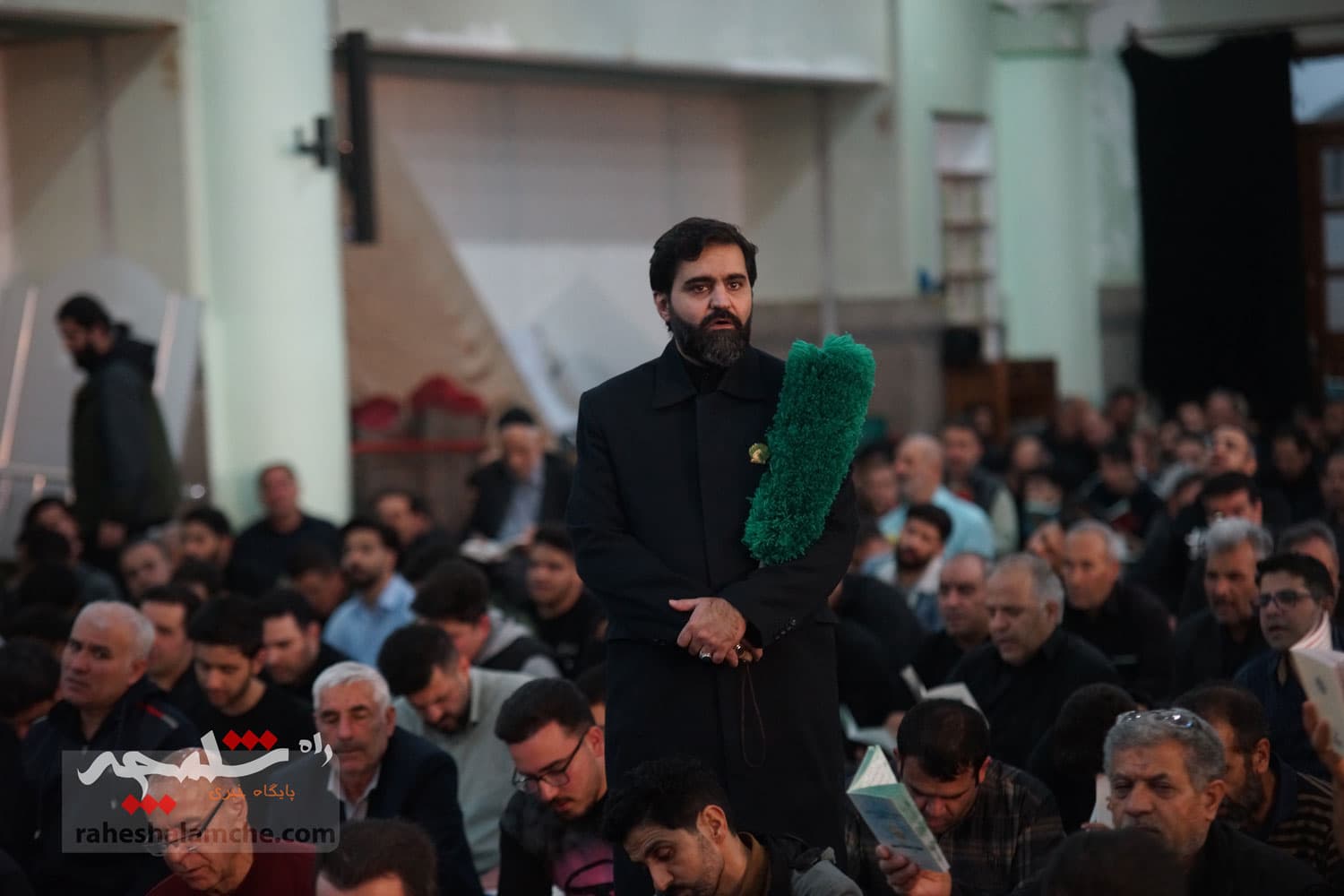 طنین نجوای «الهی العفو» دومین شب قدر در حرم عبدالعظیم حسنی(ع) +تصاویر — تصویر 31