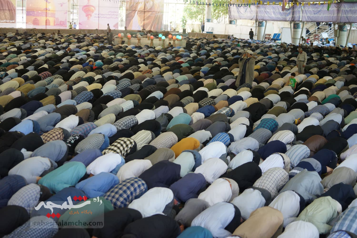 نماز جمعه تهران برگزار شد +تصاویر — تصویر 56