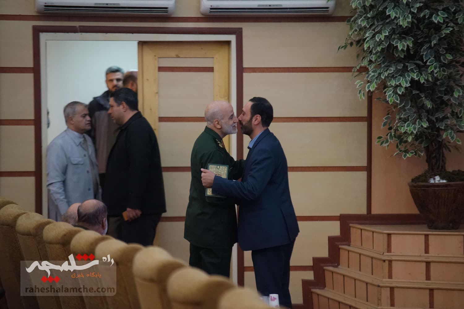 تجلیل از منتخبان جشنواره پژوهشی و فناوری در دانشگاه جامع امام حسین(ع) +تصاویر — تصویر 26