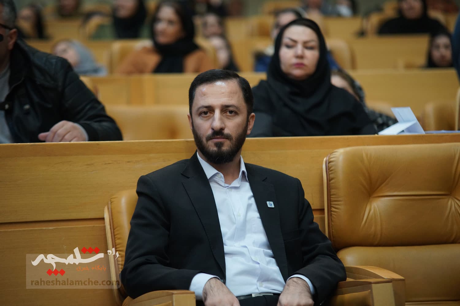 آیین تجلیل از طرحهای برگزیده اشتغال آفرین در کمیته امداد با حضور پزشکیان +تصاویر — تصویر 9