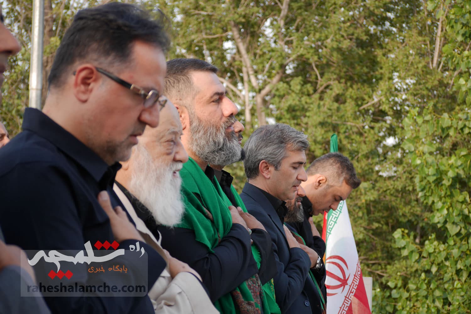 تهران با اهتزاز بزرگترین پرچم عزای حسینی در جهان به استقبال محرم رفت +تصاویر — تصویر 13
