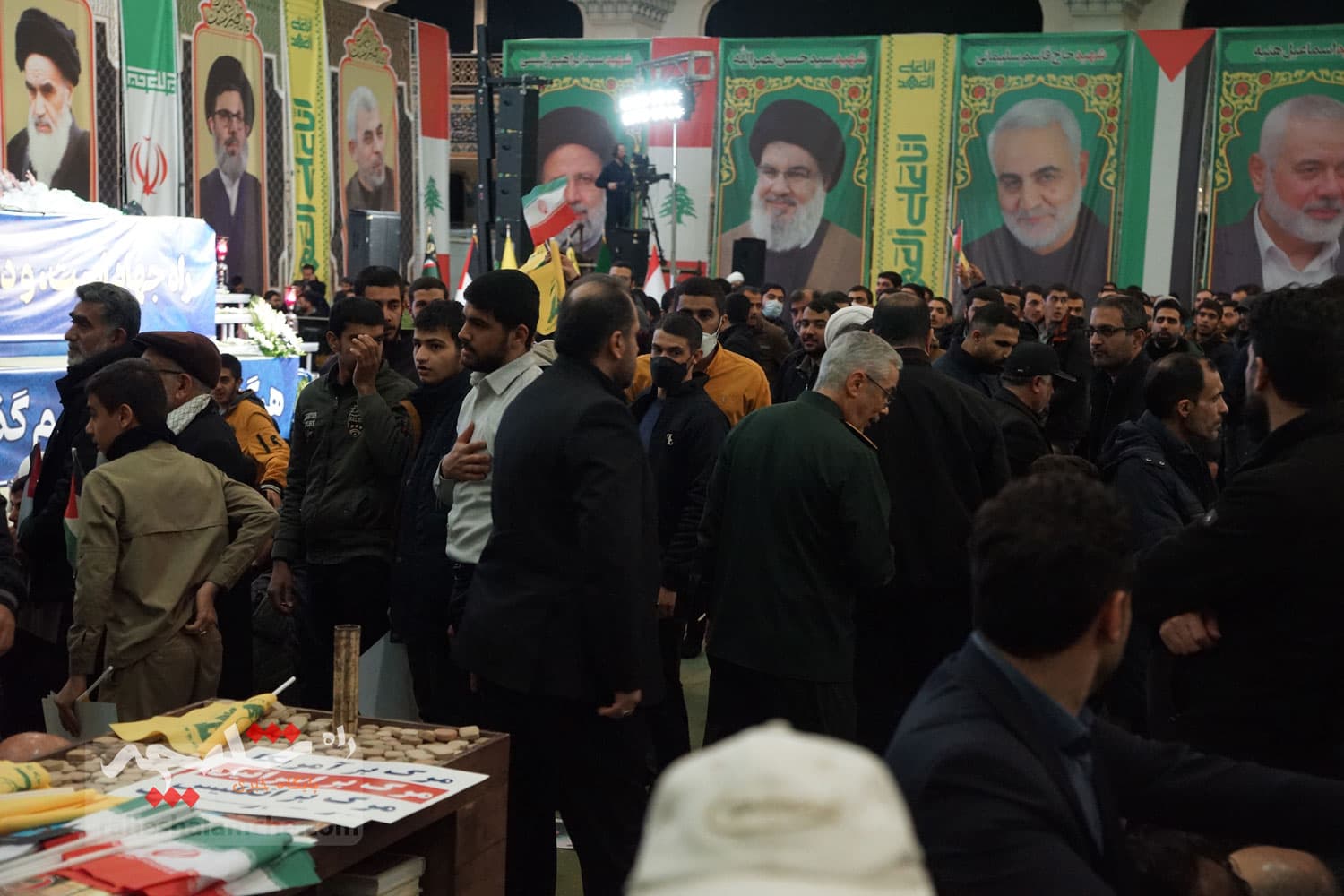 مراسم گرامیداشت شهید سیدحسن نصرالله در مصلی تهران برگزار شد +تصاویر — تصویر 37