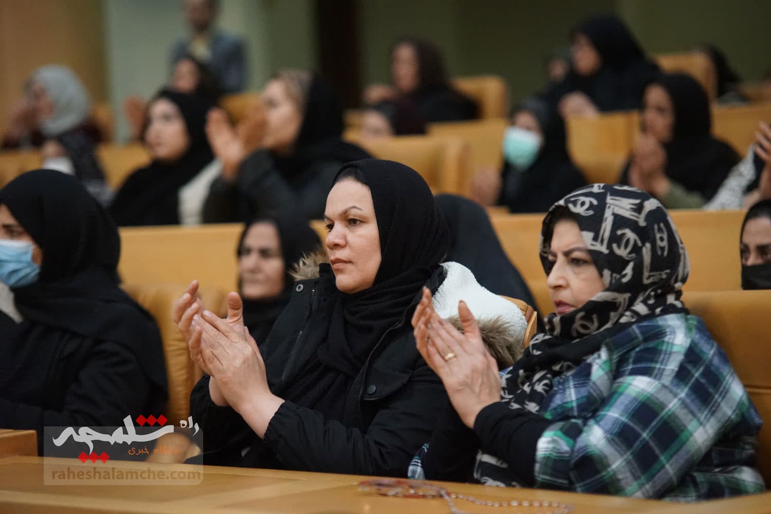 آیین تجلیل از طرحهای برگزیده اشتغال آفرین در کمیته امداد با حضور پزشکیان +تصاویر — تصویر 31