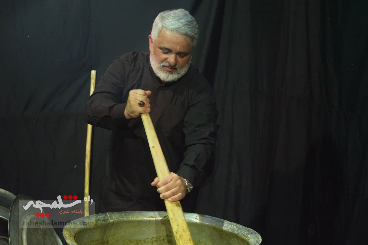 پخت آش نذری و روضه خانگی در شب 28 صفر +تصاویر — تصویر 61
