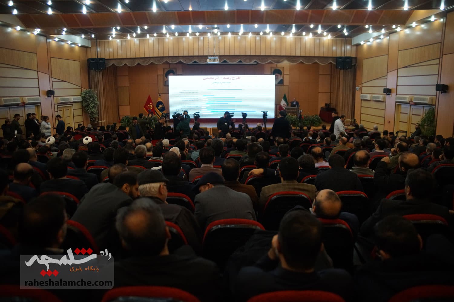 تجلیل از منتخبان جشنواره پژوهشی و فناوری در دانشگاه جامع امام حسین(ع) +تصاویر — تصویر 86