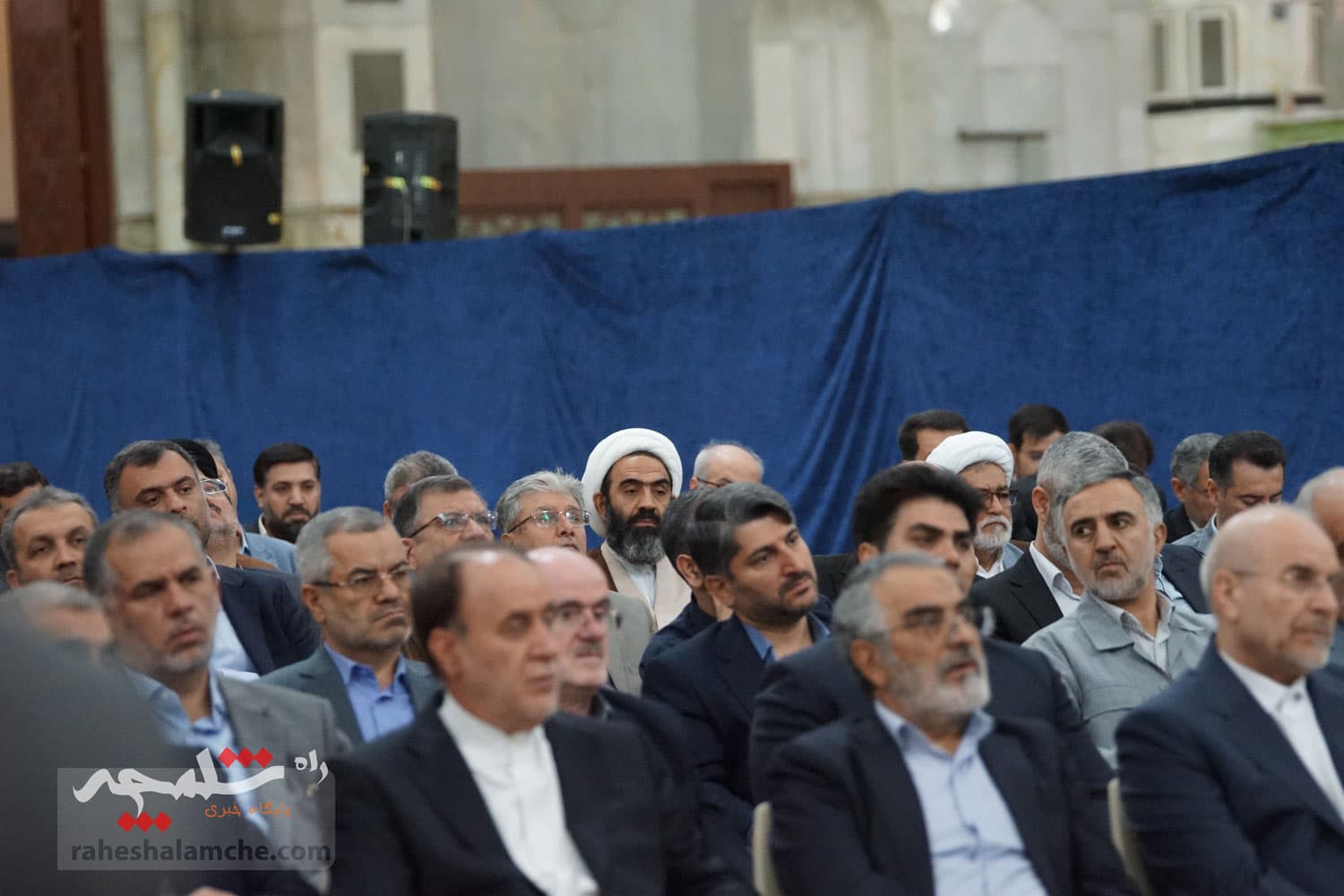 حضور نمایندگان مجلس در حرم امام خمینی(ره) +تصاویر — تصویر 66