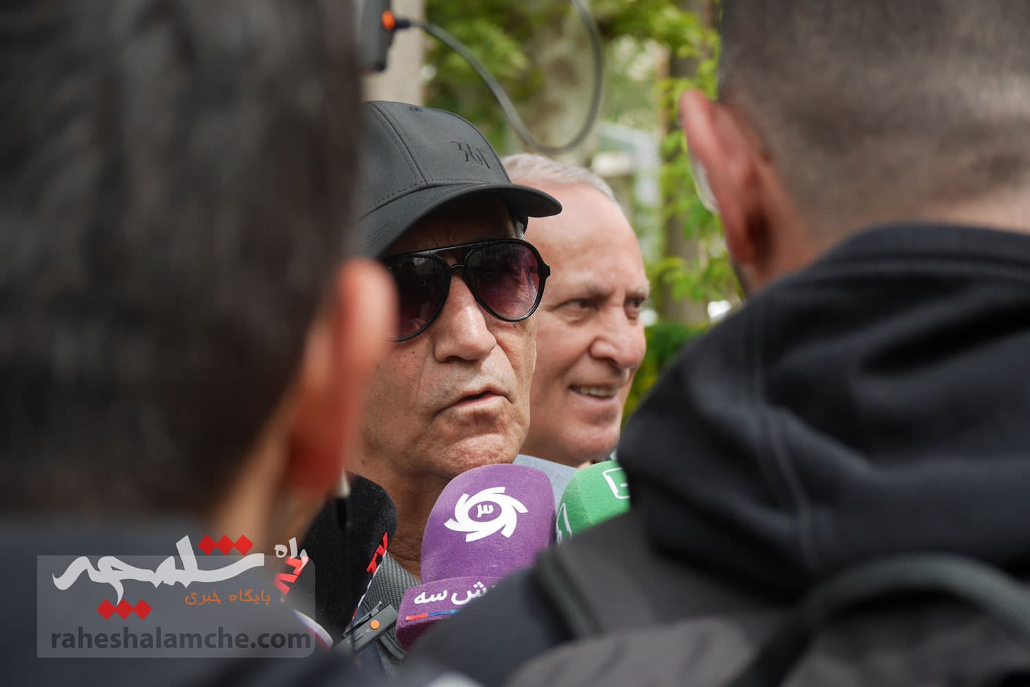 چه کسانی در مراسم تشییع پیکر «عمو ظلی» حضور دارشتند +تصاویر — تصویر 65