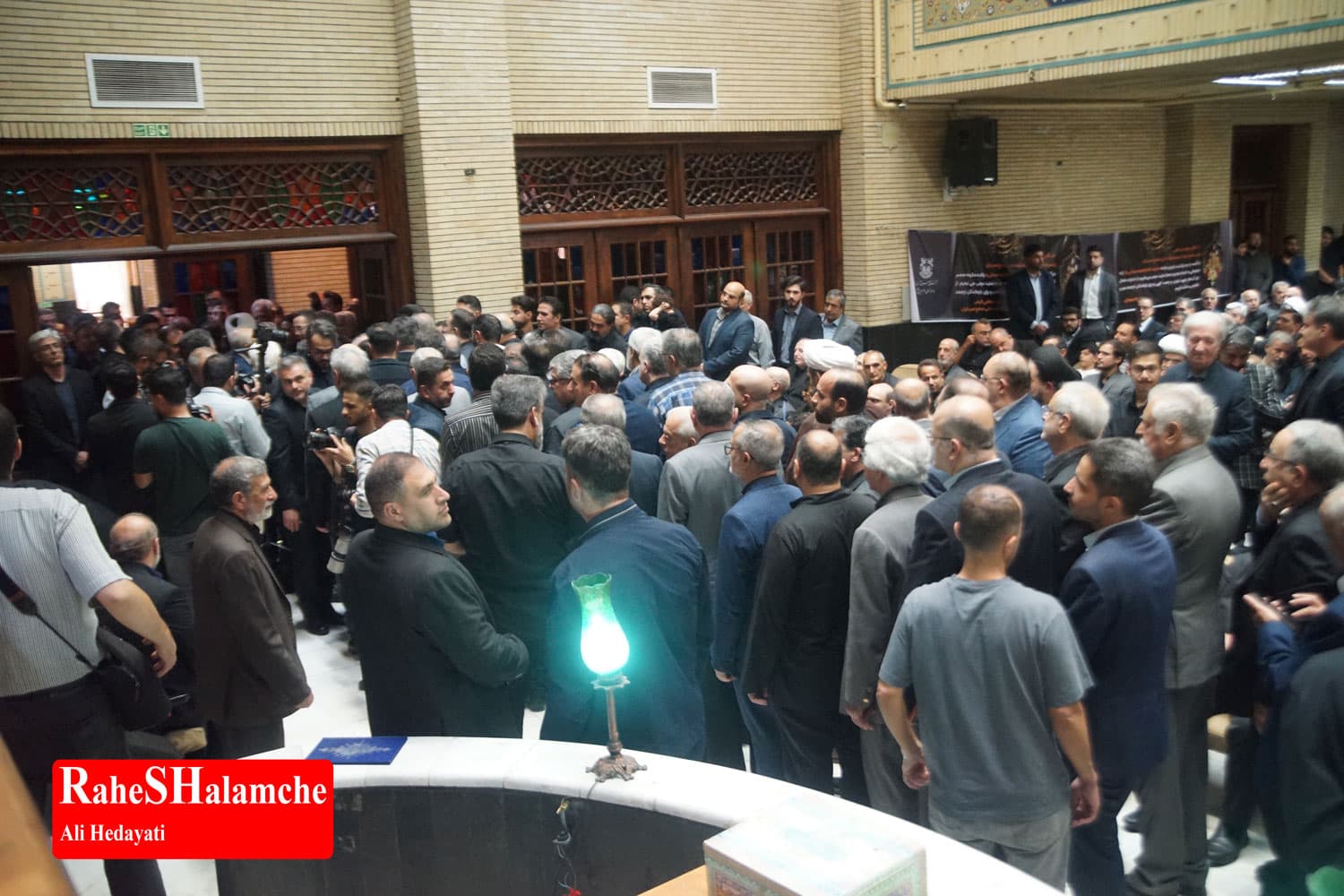 چه کسانی در مراسم ترحیم مادر حداد عادل بودند؟ +تصاویر — تصویر 76