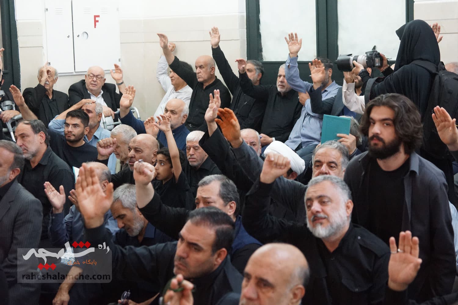 در مراسم اربعین سردار شهید سلامی چه کسانی بودند؟ +تصاویر — تصویر 37