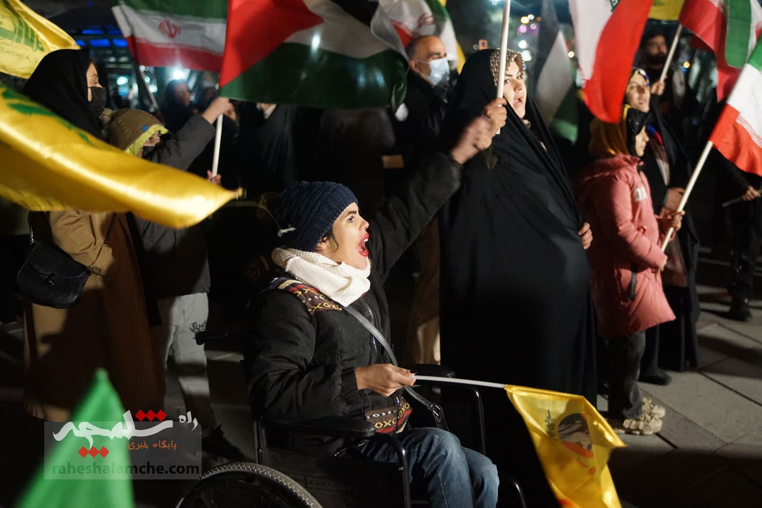 برگزاری جشن پیروزی غزه در میدان هفتحوض تهران +تصاویر — تصویر 31