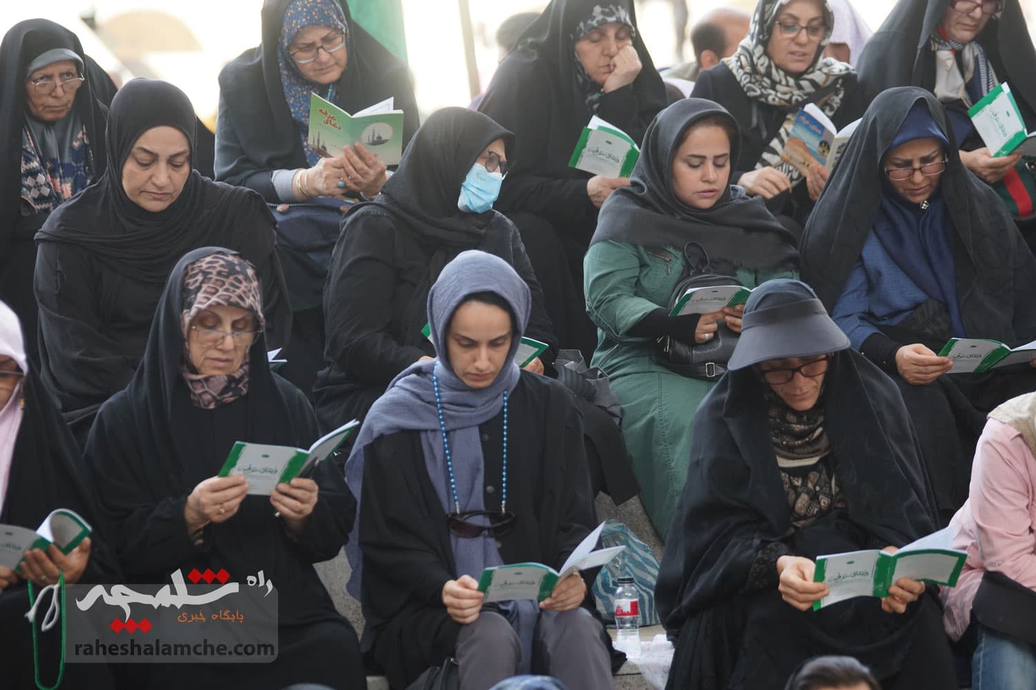 مراسم دعای عرفه در مصلی امام خمینی(ره) برگزار شد +تصاویر — تصویر 21