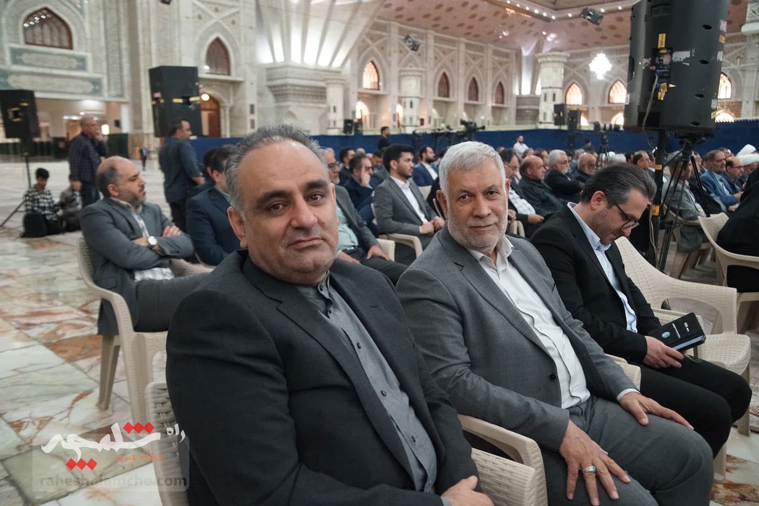 حضور نمایندگان مجلس در حرم امام خمینی(ره) +تصاویر — تصویر 70