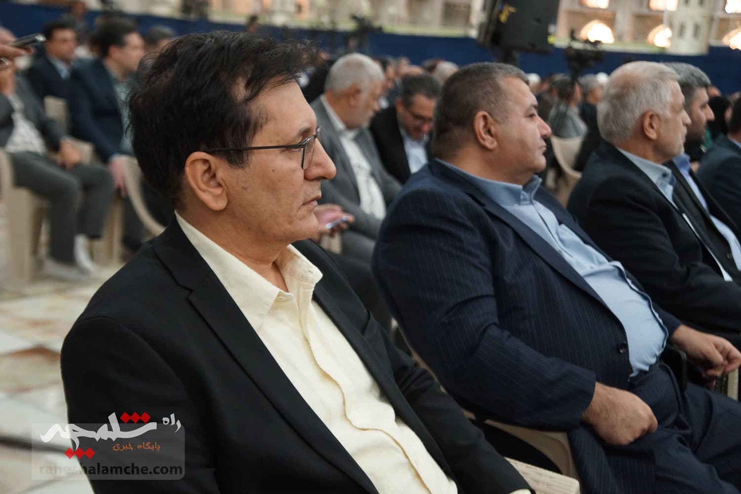 حضور نمایندگان مجلس در حرم امام خمینی(ره) +تصاویر — تصویر 76