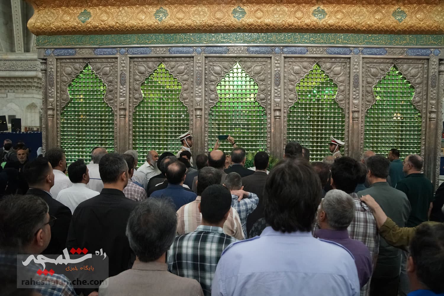 تجدید میثاق کارکنان شرکت دخانیات ایران با آرمانهای امام خمینی(ره) +تصاویر — تصویر 18