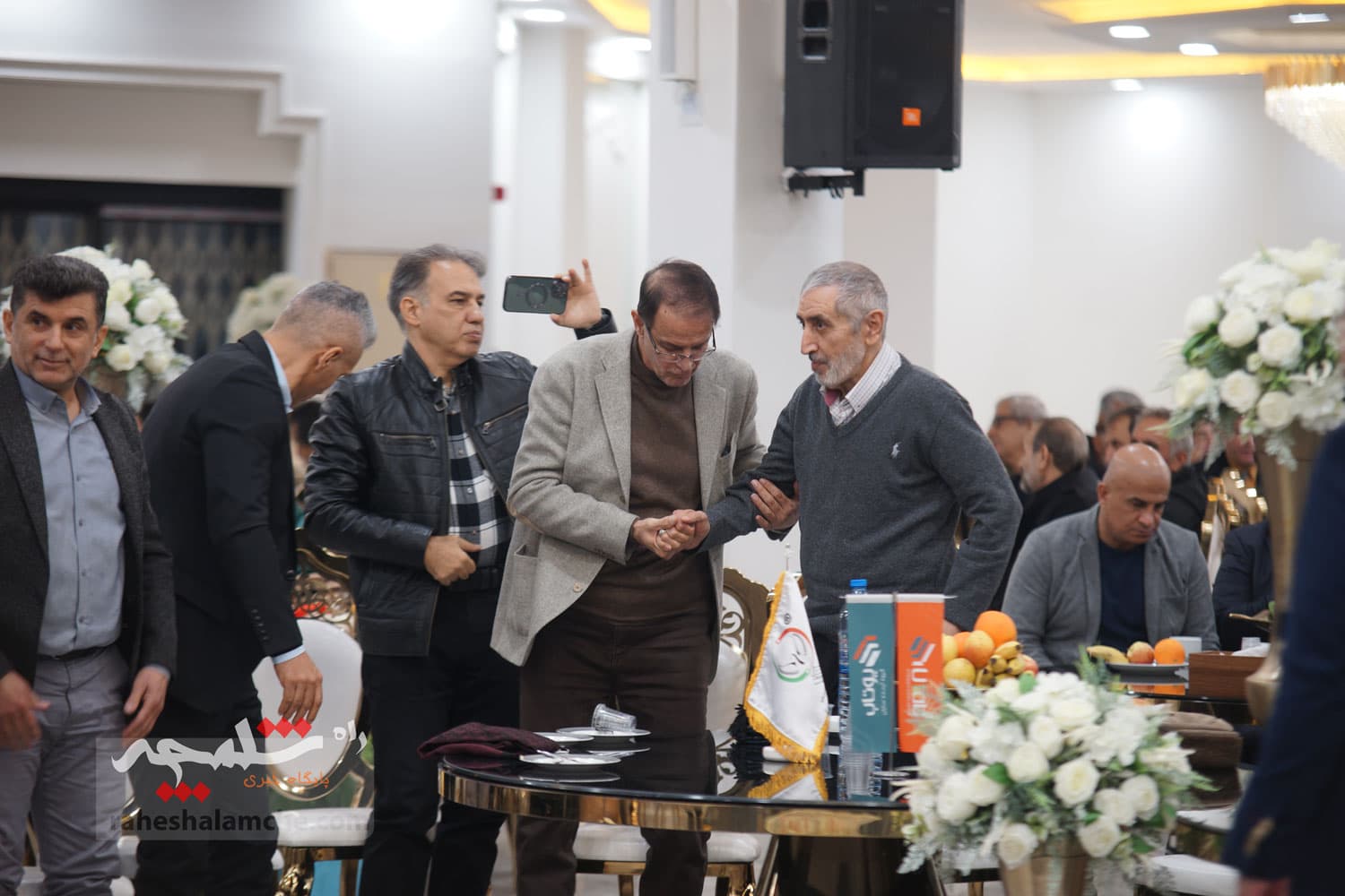 چه کسانی در نخستین کنگره ملی حامیان صلح ایران حضور داشتند؟ +تصاویر — تصویر 46