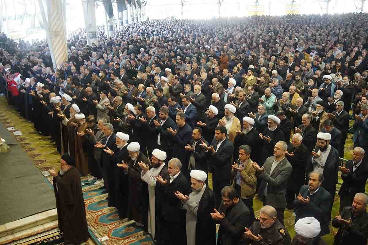 دومین نماز جمعه تهران در سال جدید برگزار شد +تصاویر — تصویر 38