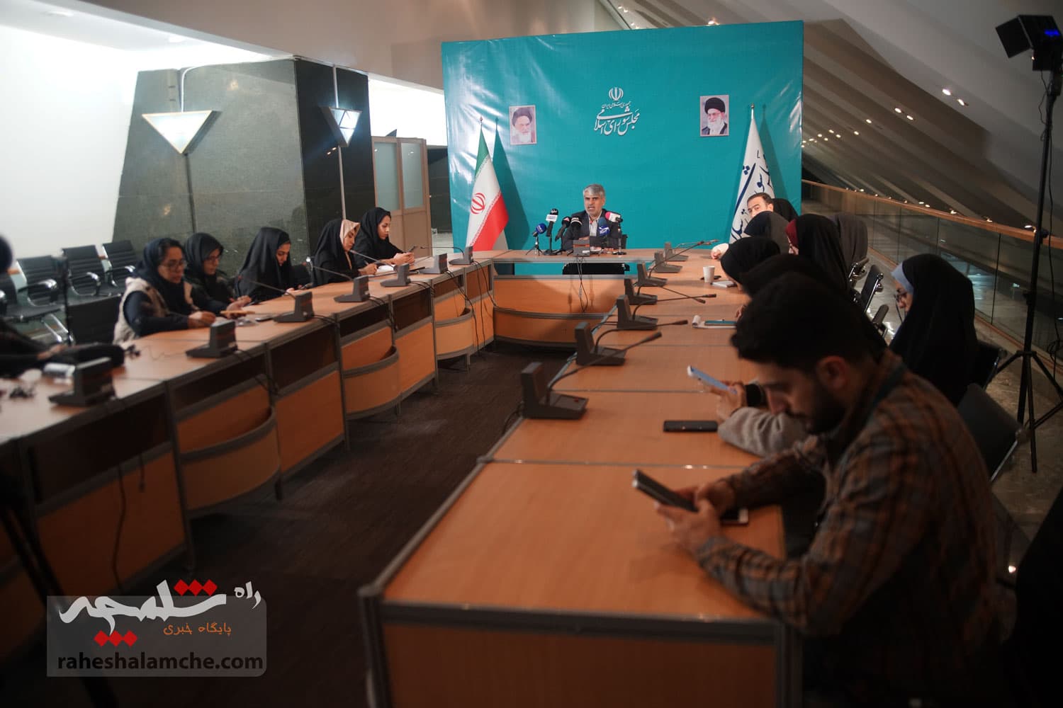 نشست خبری نائب رئیس کمیسیون آموزش مجلس +تصاویر — تصویر 14
