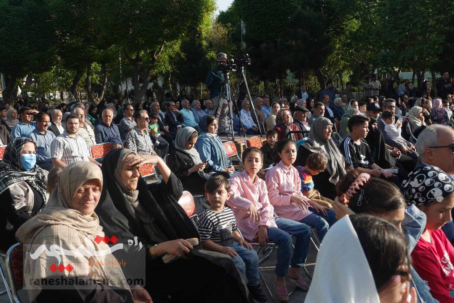 مراسم استقبال از کوهنوردان اورست در چشمهعلی شهر ری +تصاویر — تصویر 35