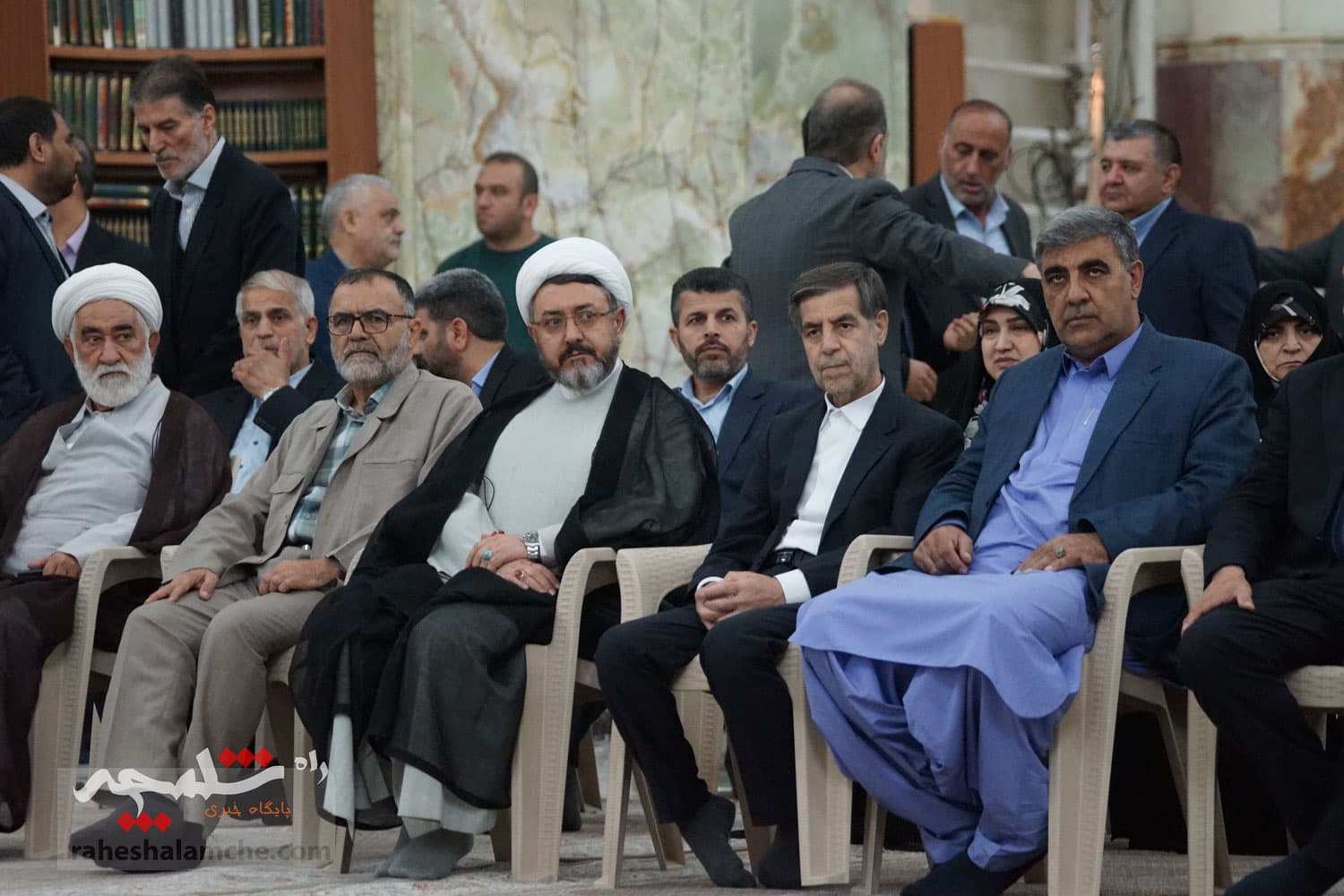 حضور نمایندگان مجلس در حرم امام خمینی(ره) +تصاویر — تصویر 21