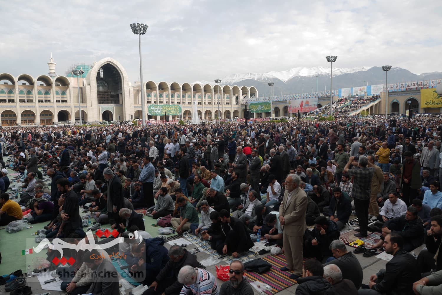 گزارش تصویری اختصاصی راه شلمچه از نماز عید فطر به امامت رهبر انقلاب — تصویر 57
