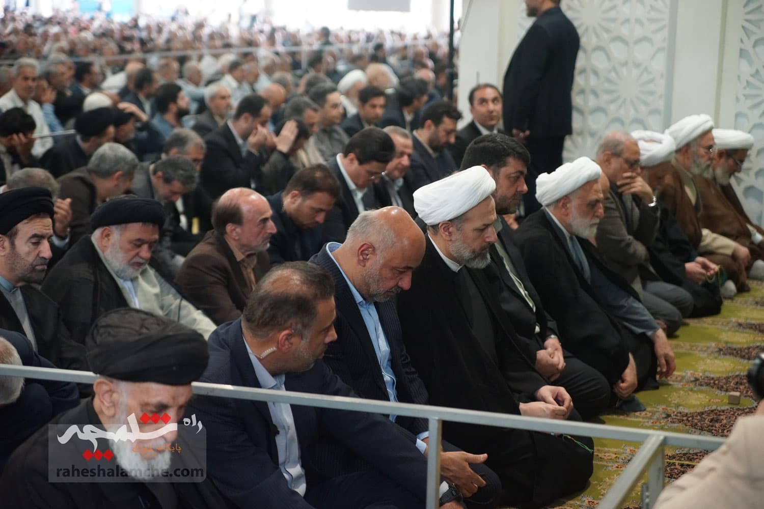 برگزاری نمازجمعه تهران در آغاز هفته کار و کارگر +تصاویر — تصویر 20