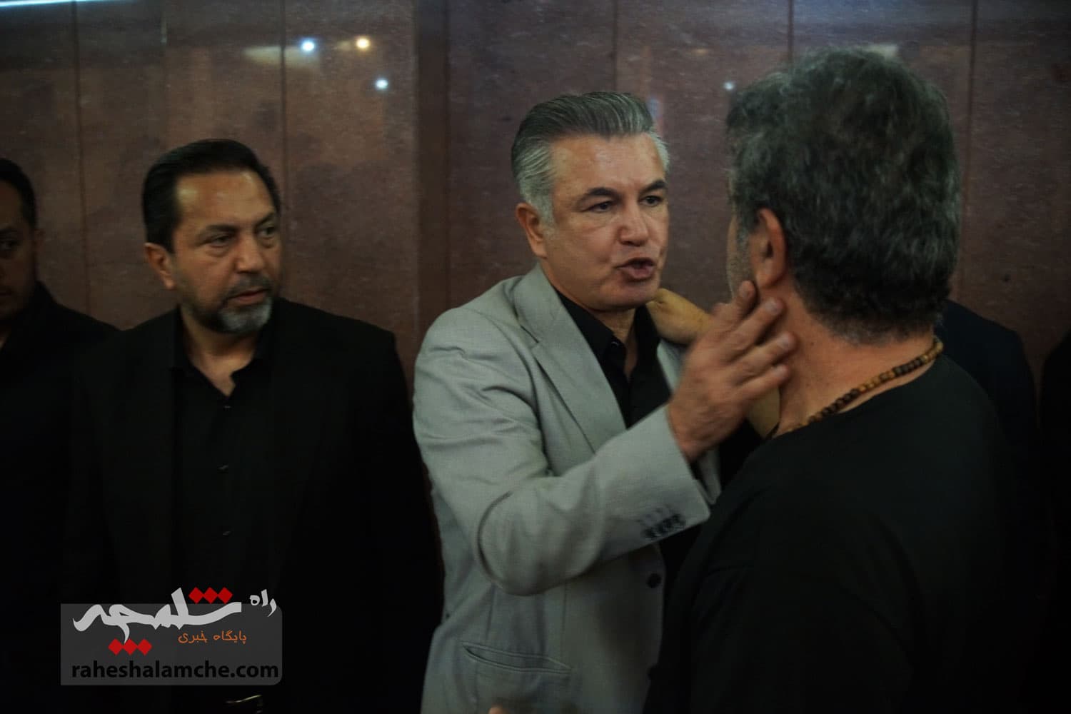 حضور بزرگان فوتبال کشور در ختم پدر خداداد عزیزی +تصاویر(2) — تصویر 3