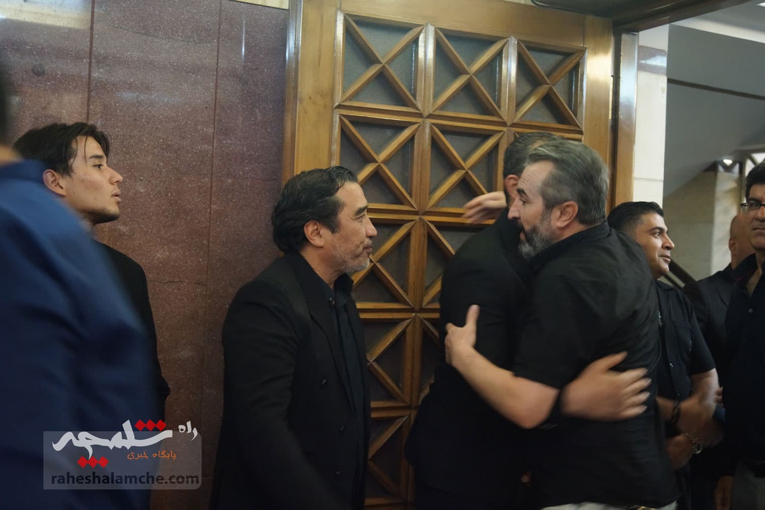 مراسم ختم پدر خداداد عزیزی چه کسانی بودند؟ +تصاویر(1) — تصویر 105