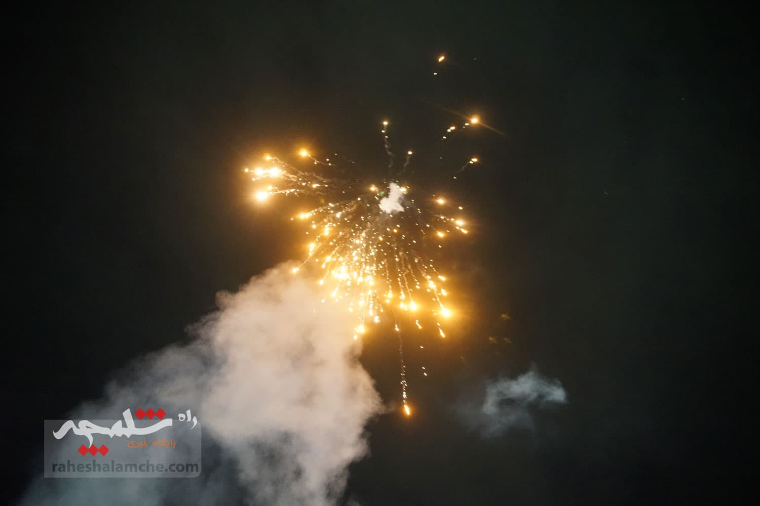 برگزاری جشن پیروزی غزه در میدان هفتحوض تهران +تصاویر — تصویر 47