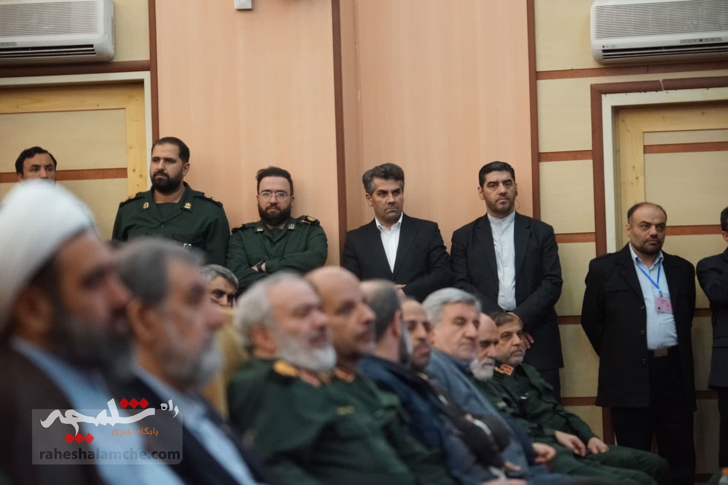 تجلیل از منتخبان جشنواره پژوهشی و فناوری در دانشگاه جامع امام حسین(ع) +تصاویر — تصویر 40