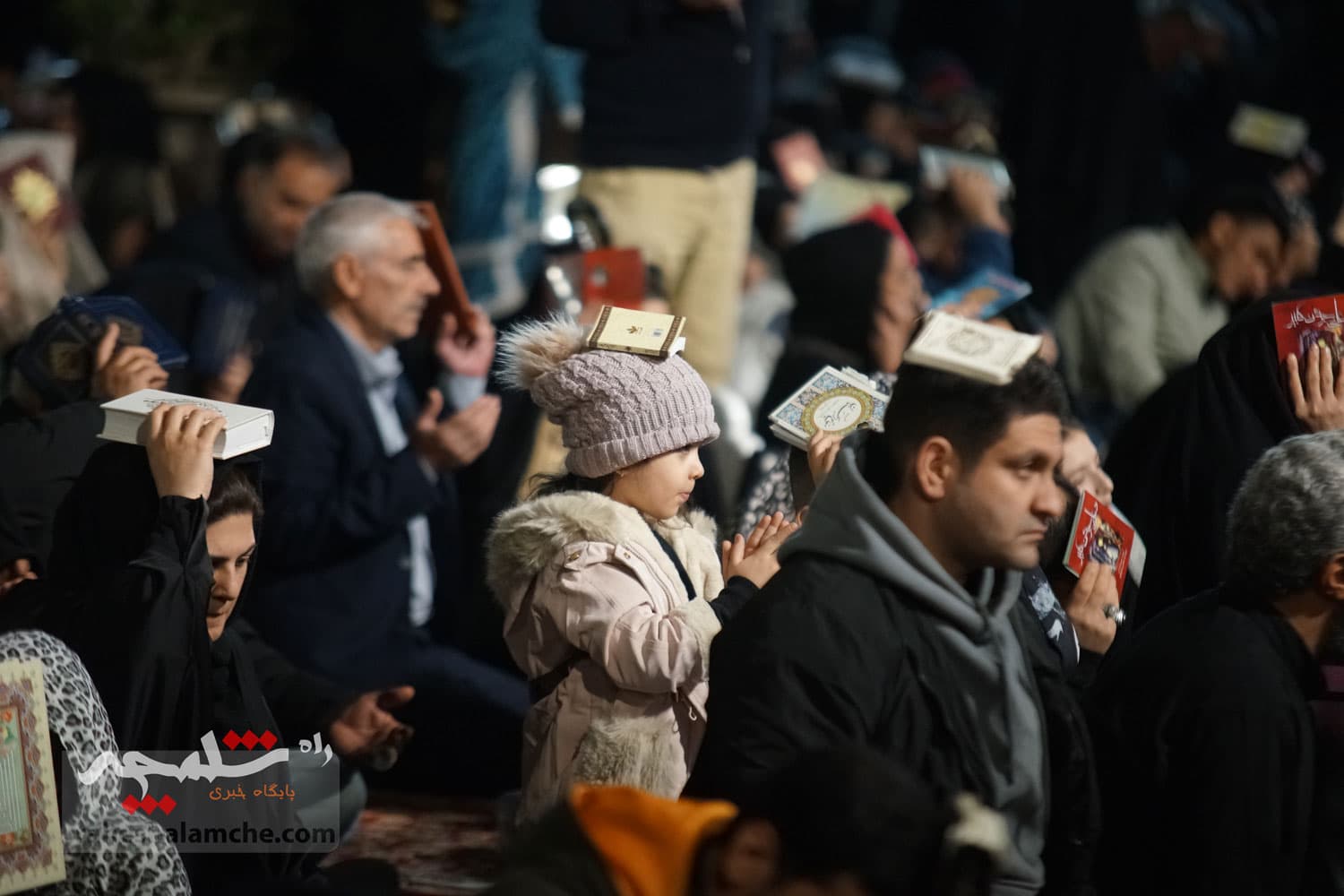 طنین نجوای «الهی العفو» دومین شب قدر در حرم عبدالعظیم حسنی(ع) +تصاویر — تصویر 84